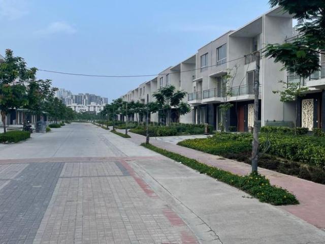 5 BHK Villa in Jaypee Greens for resale Greater Noida. The reference number is 13549419