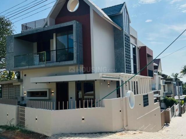 5 BHK Villa in Kakkanad for resale Kochi. The reference number is 21163848