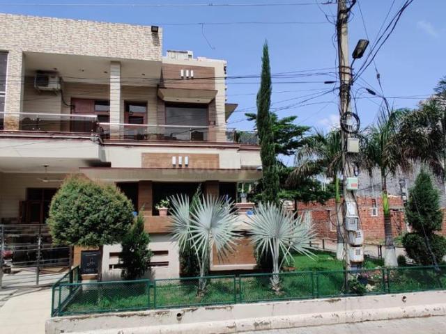 5 BHK Villa in Kharar for resale Mohali. The reference number is 19564150