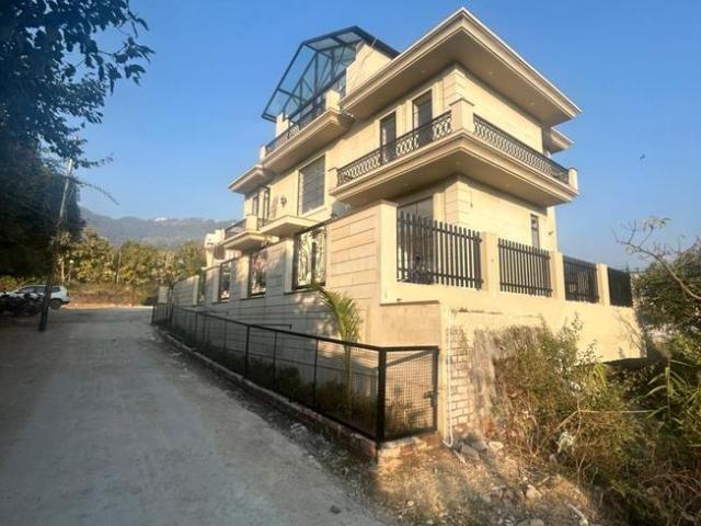 5 BHK Villa in Mussoorie Road for resale Dehradun. The reference number is 19979886