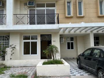 5 BHK Villa in Noida Extension for rent Greater Noida. The reference number is 16654677