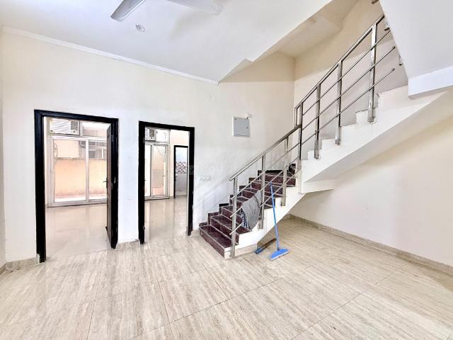5 BHK Villa in Noida Extension for rent Greater Noida. The reference number is 21013407