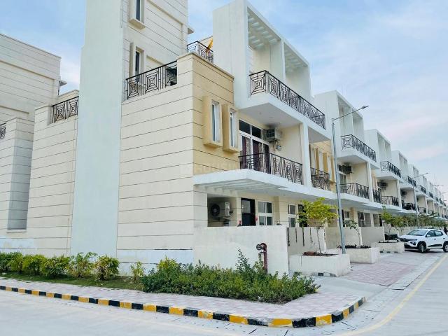 5 BHK Villa in Noida Extension for resale Greater Noida. The reference number is 21090836