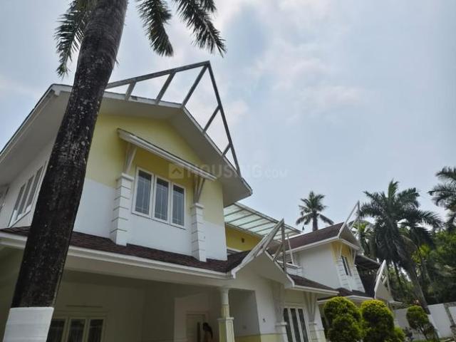 5 BHK Villa in Panangad for resale Kochi. The reference number is 19359354