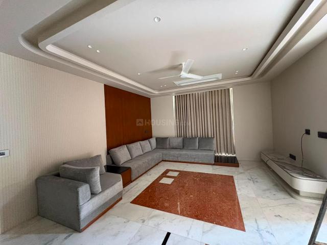 5 BHK Villa in Prahlad Nagar for rent Ahmedabad. The reference number is 20555886