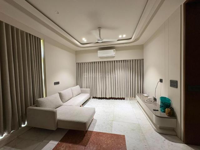 5 BHK Villa in Satellite for rent Ahmedabad. The reference number is 20615016