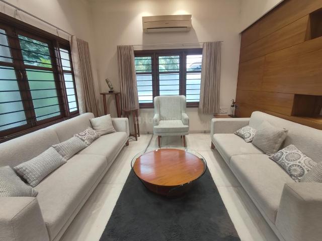 5 BHK Villa in Satellite for resale Ahmedabad. The reference number is 21315533