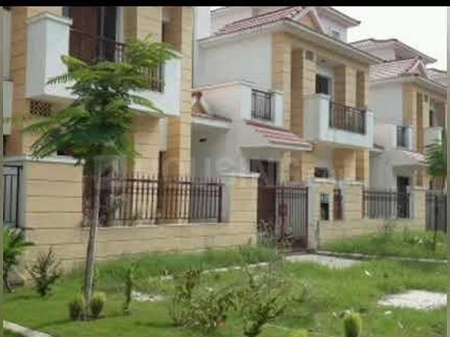 5 BHK Villa in Sector 128 for rent Noida. The reference number is 20424260