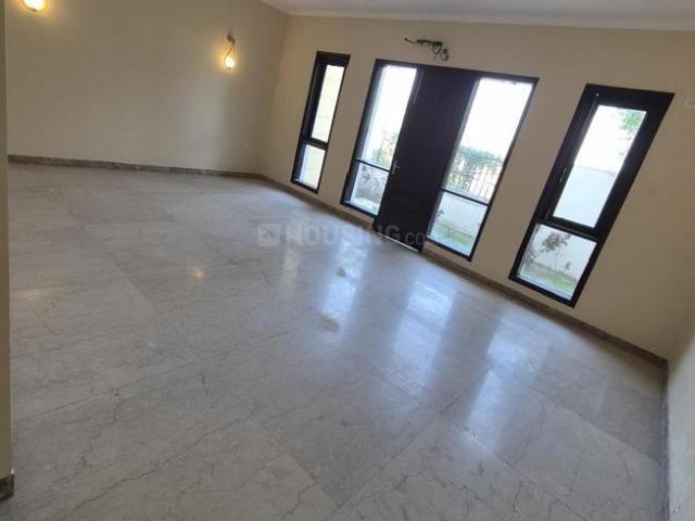5 BHK Villa in Sector 128 for rent Noida. The reference number is 20886653