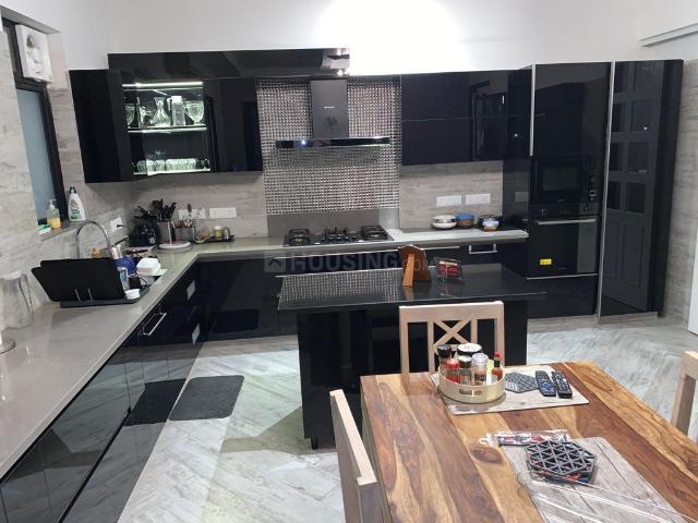 5 BHK Villa in Sector 128 for resale Noida. The reference number is 20808119