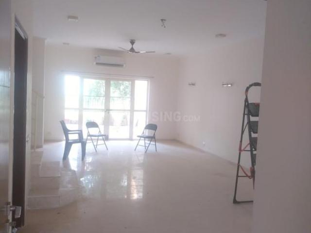5 BHK Villa in Sector 128 for resale Noida. The reference number is 21362358