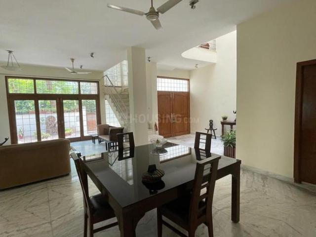 5 BHK Villa in Sector 15A for rent Noida. The reference number is 17764136