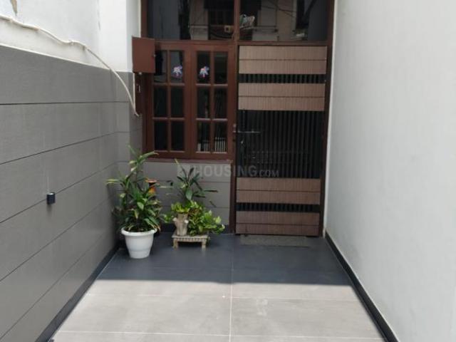 5 BHK Villa in Sector 46 for resale Noida. The reference number is 19249116