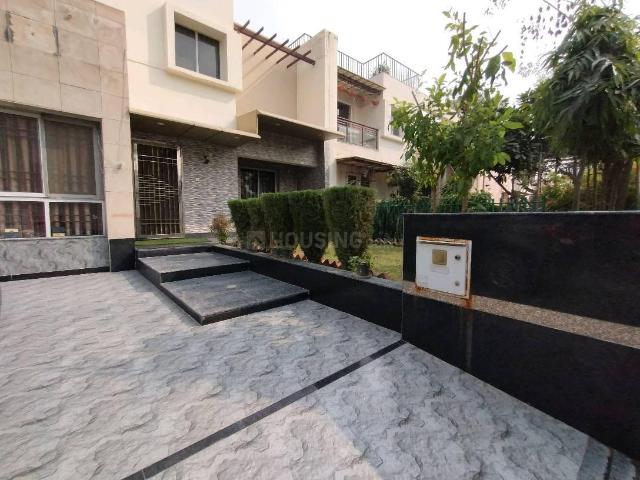 5 BHK Villa in Sector 82 for resale Gurgaon. The reference number is 20939121