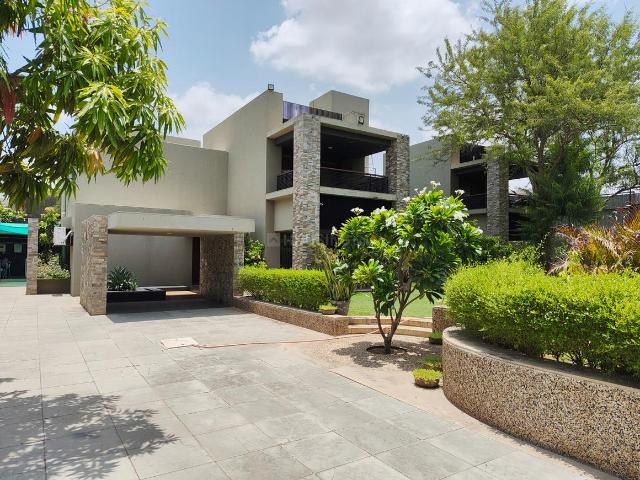 5 BHK Villa in Shantipura for rent Ahmedabad. The reference number is 20944004