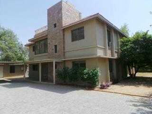 5 BHK Villa in Shantipura for resale Ahmedabad. The reference number is 18469151