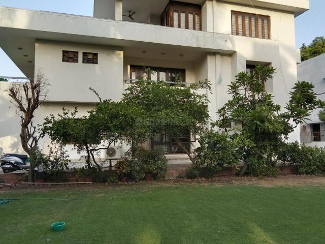 5 BHK Villa in Shyamal for rent Ahmedabad. The reference number is 20652425