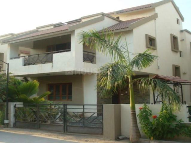 5 BHK Villa in South Bopal for rent Ahmedabad. The reference number is 21366190