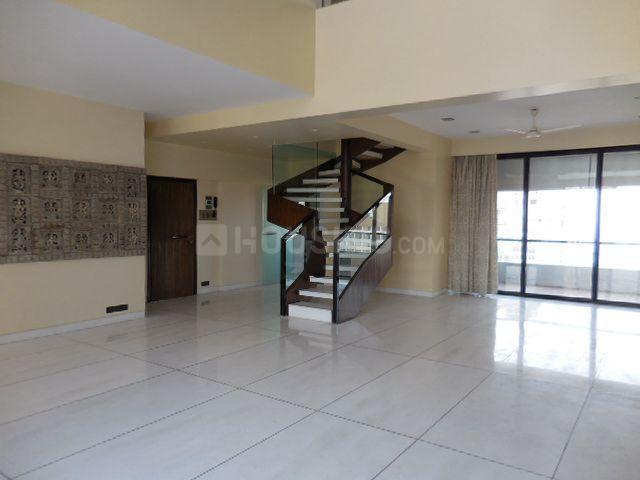 5 BHK Apartment in Cuffe Parade for rent Mumbai. The reference number is 19062724