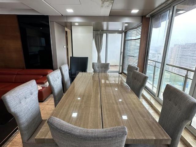 5 BHK Apartment in Andheri West for resale Mumbai. The reference number is 16916904