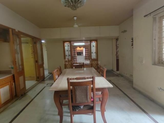 5 BHK Apartment in Bodakdev for resale Ahmedabad. The reference number is 21080142