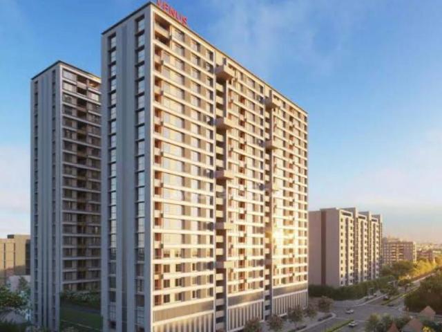 5 BHK Apartment in Bodakdev for resale Ahmedabad. The reference number is 21137739