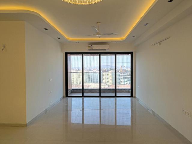 5 BHK Apartment in Bandra East for rent Mumbai. The reference number is 20381795
