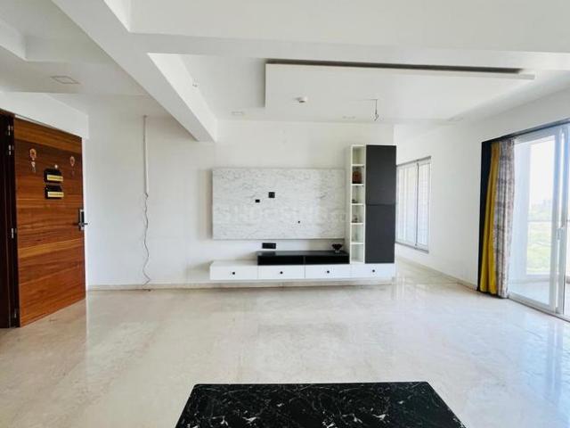 5 BHK Apartment in Ghorpadi for rent Pune. The reference number is 21142065