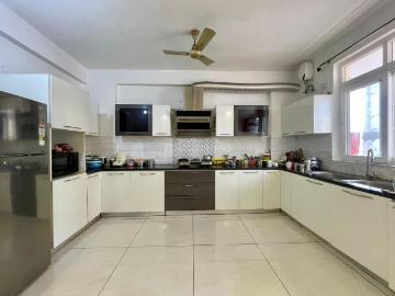5 BHK Apartment in Dhakoli for resale Zirakpur. The reference number is 19272353