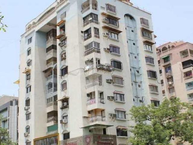 5 BHK Apartment in Ellisbridge for resale Ahmedabad. The reference number is 20181073