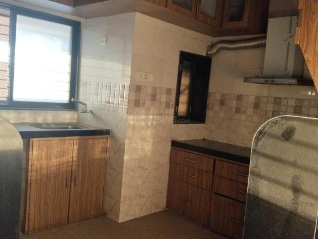 5 BHK Apartment in Kandivali East for resale Mumbai. The reference number is 19278911