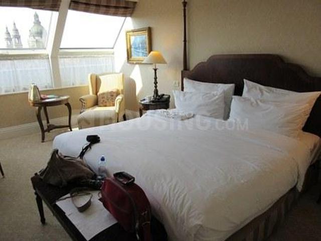 5 BHK Apartment in Juhu for rent Mumbai. The reference number is 9481042