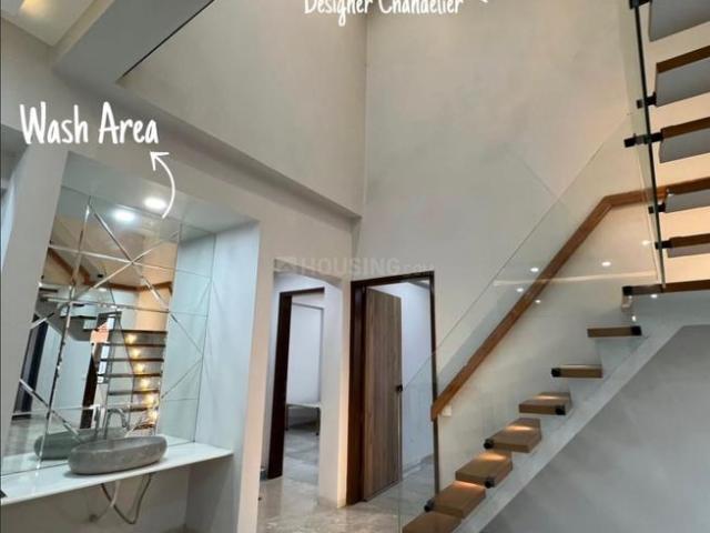 5 BHK Apartment in Nikol for resale Ahmedabad. The reference number is 20642122