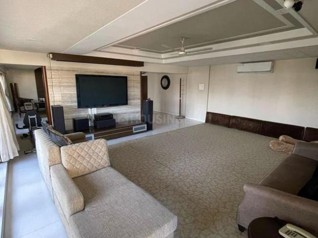 5 BHK Apartment in Santacruz West for rent Mumbai. The reference number is 21010550