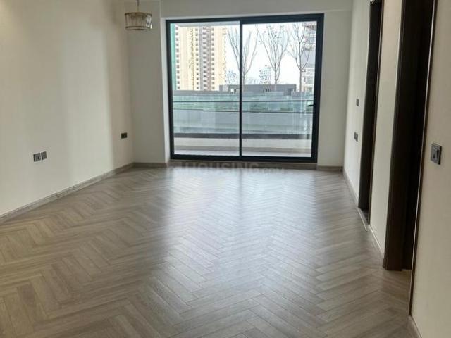 5 BHK Apartment in Sector 107 for rent Noida. The reference number is 18258061