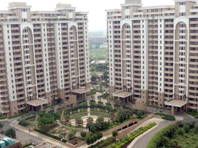 5 BHK Apartment in Sector 53 for resale Gurgaon. The reference number is 20098685