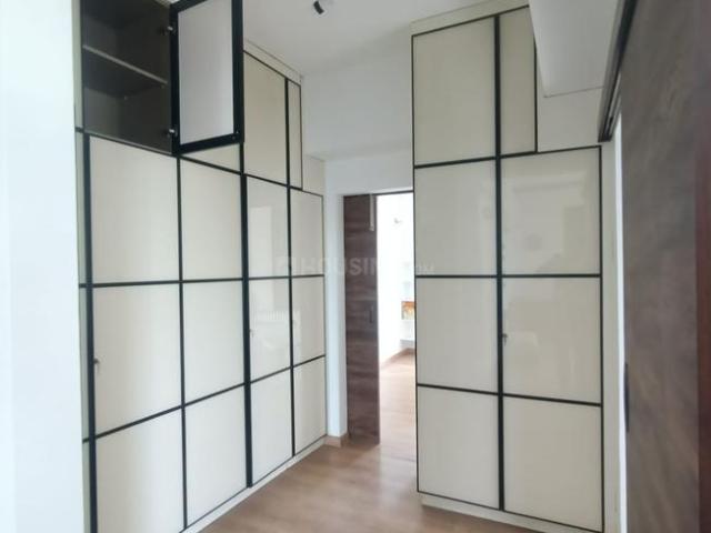 5 BHK Apartment in Sector 62 for resale Gurgaon. The reference number is 21263210