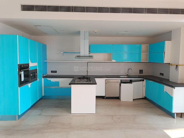 5 BHK Apartment in Sector 78 for rent Noida. The reference number is 13352488