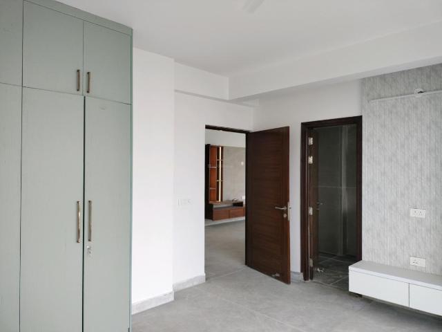 5 BHK Apartment in Sector 88 for rent Faridabad. The reference number is 21121562