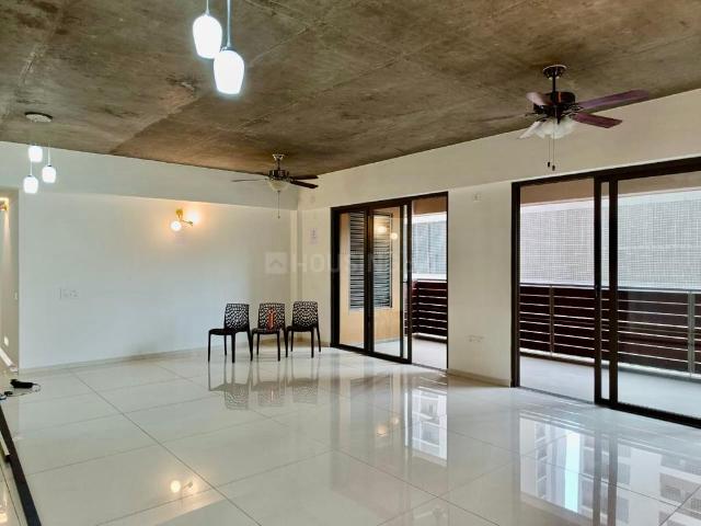 5 BHK Apartment in Shela for rent Ahmedabad. The reference number is 20868463