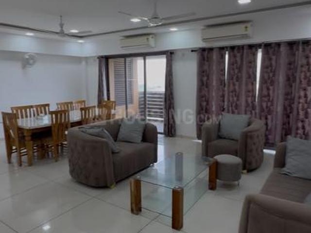 5 BHK Apartment in Shela for rent Ahmedabad. The reference number is 20936069