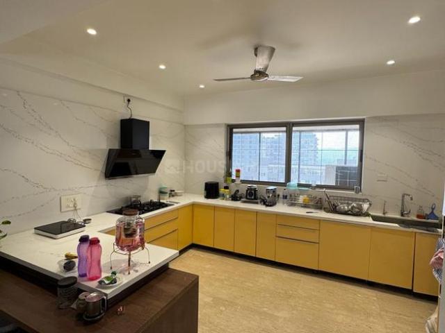 5 BHK Apartment in Shivaji Nagar for rent Pune. The reference number is 19886769