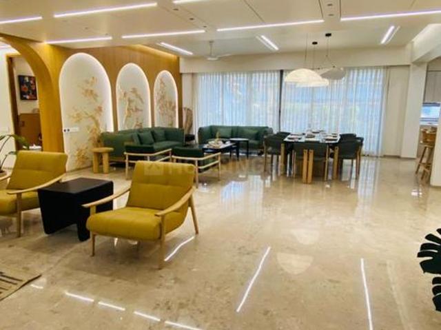 5 BHK Apartment in Subhanpura for resale Vadodara. The reference number is 20008386