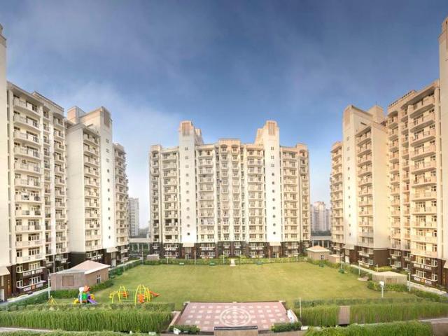 5 BHK Apartment in Sushant Lok Phase 1 for resale Gurgaon. The reference number is 20067625