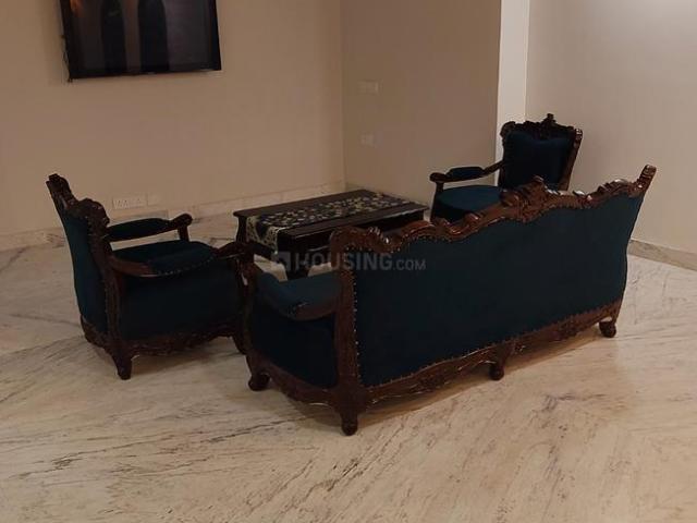 5 BHK Apartment in Park Street Area for resale Kolkata. The reference number is 20487321