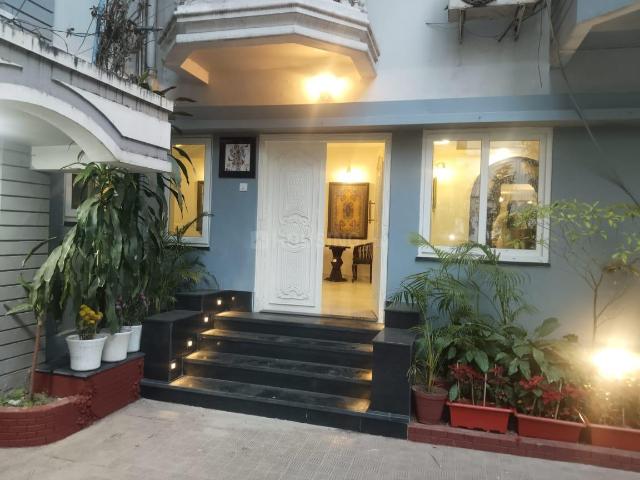 5 BHK Apartment in Park Street Area for resale Kolkata. The reference number is 20969701