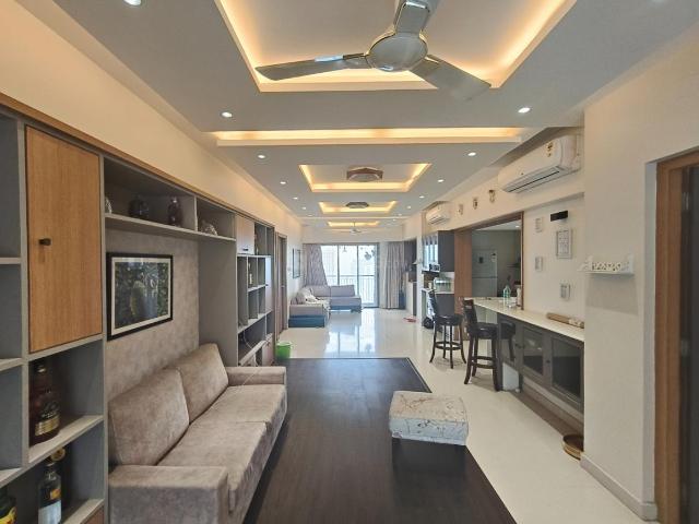 5 BHK Apartment in Thane West for resale Thane. The reference number is 16182780