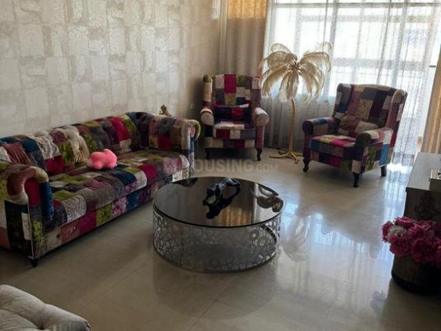 5 BHK Apartment in Vaishali for resale Ghaziabad. The reference number is 21171818