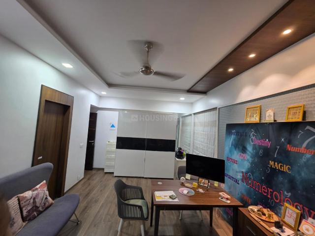 5 BHK Apartment in Vaishno Devi Circle for rent Ahmedabad. The reference number is 21107810