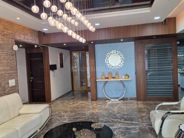 5 BHK Apartment in Vaishno Devi Circle for rent Ahmedabad. The reference number is 21154652